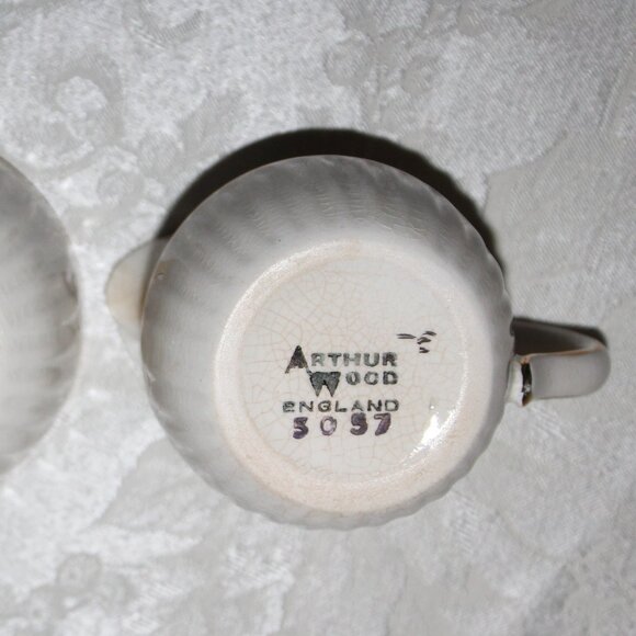 Sadler Blue Rose Teapot | Arthur Wood Blue Rose Sugar Bowl & Creamer Set - Picture 13 of 15